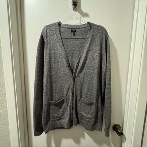 Midweight cotton v-neck cardigan